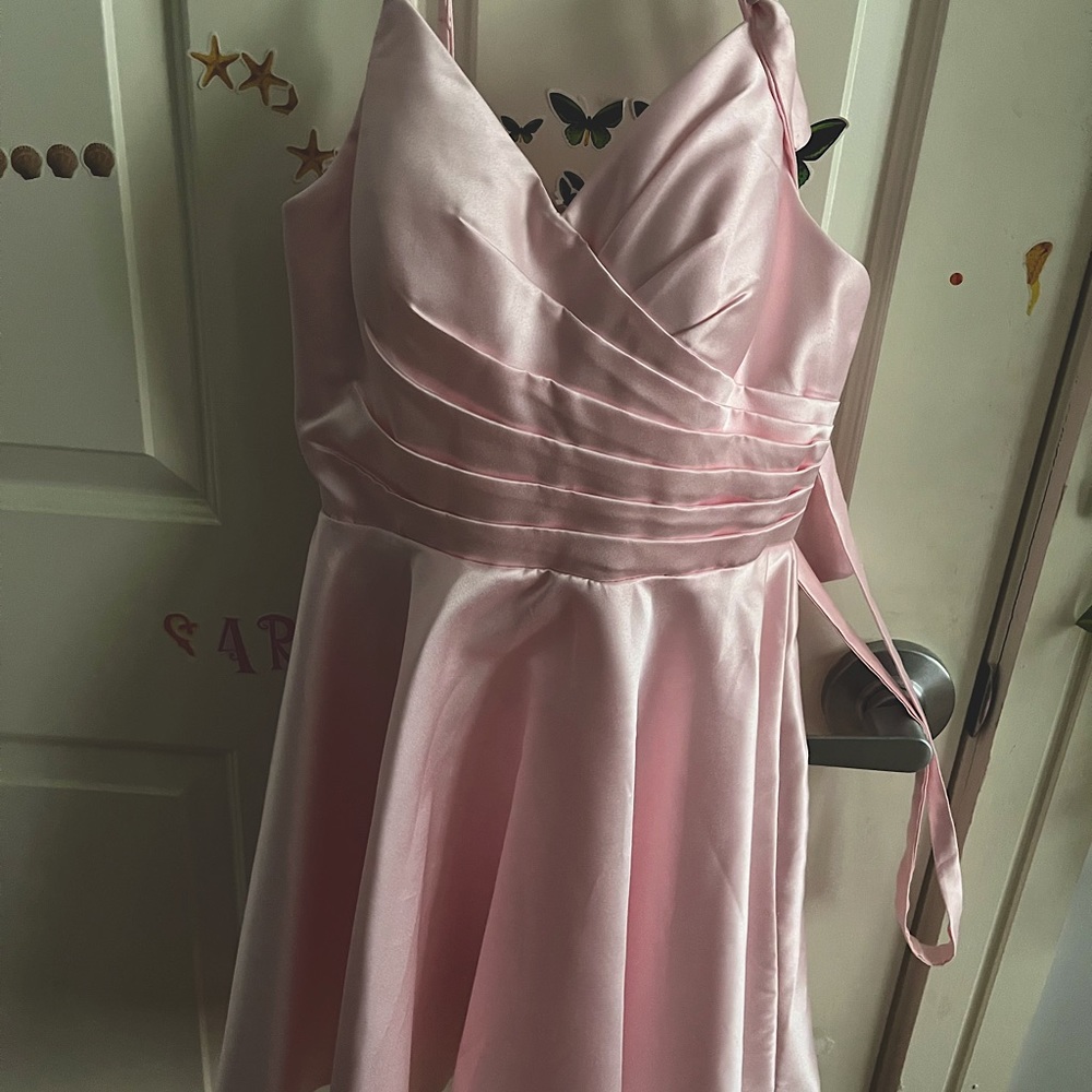 Size M, beautiful corset dress, never worn. Great for homecoming, weddings, etc